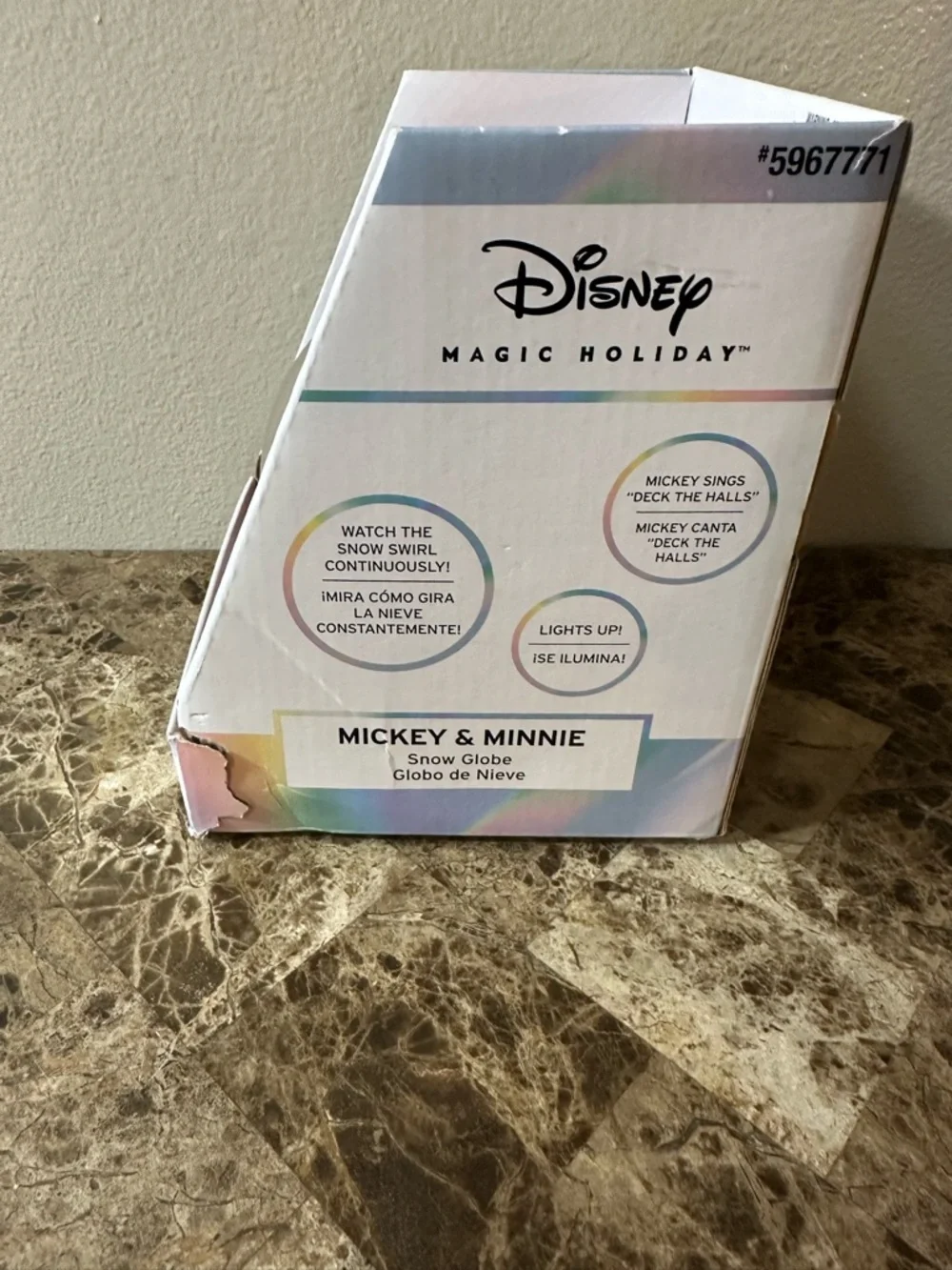 Disney Magic Holiday Mickey And Minnie Mouse Snow Globe NEW - Picture 7 of 10